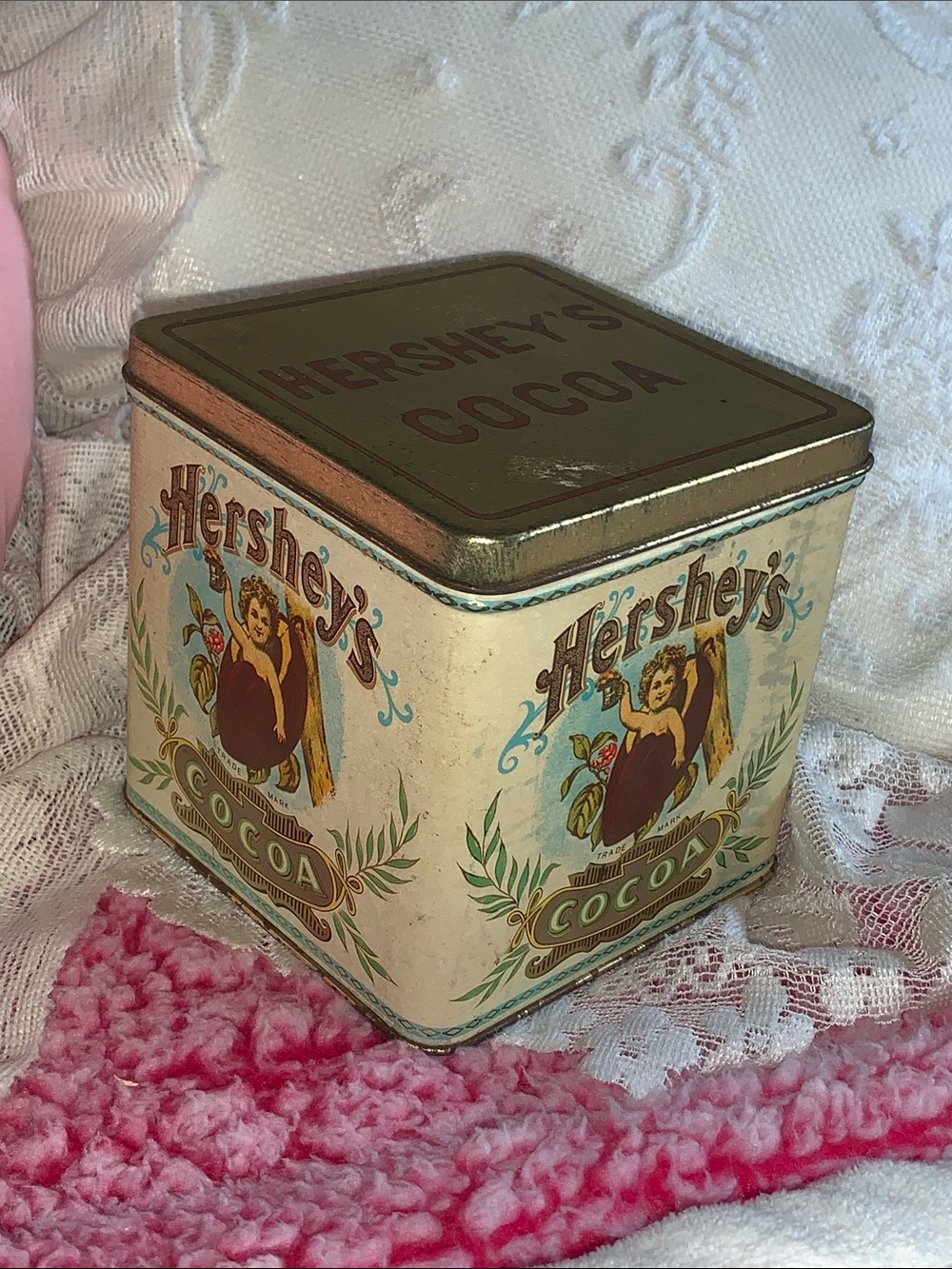 Hershey's Cocoa tin vintage
